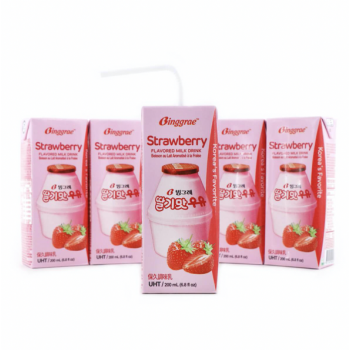 Binggrae Strawberry Flavored Milk 6 Pack